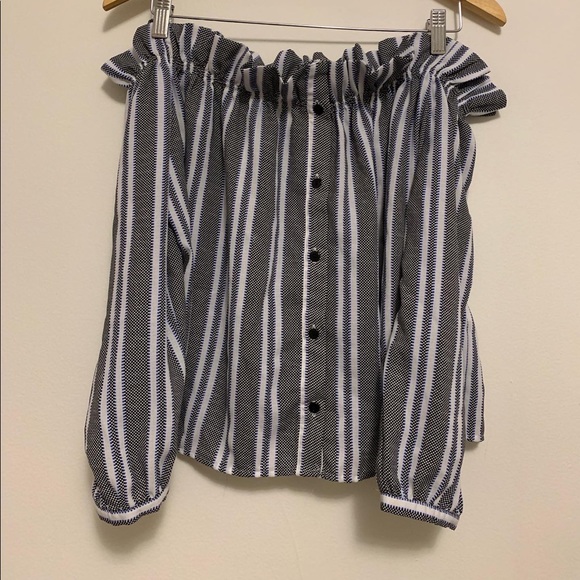 CAMEO ROSE  plus size cold shoulder stripe blouse. - Picture 7 of 8